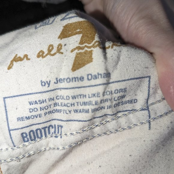 Sz. 26 --- 7 for all mankind light wash, bootcut jeans w/sqiggle pockets - Picture 6 of 16